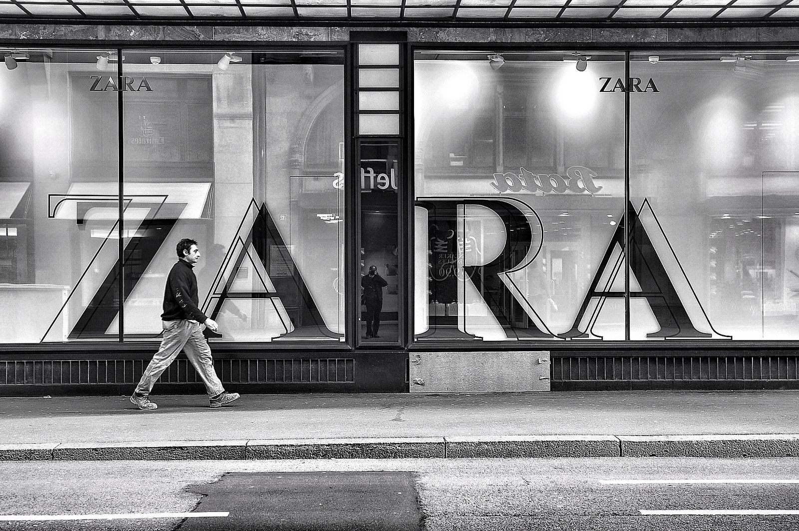 The Rise Of Zara Upscale Clothing Brand Industry News Corp